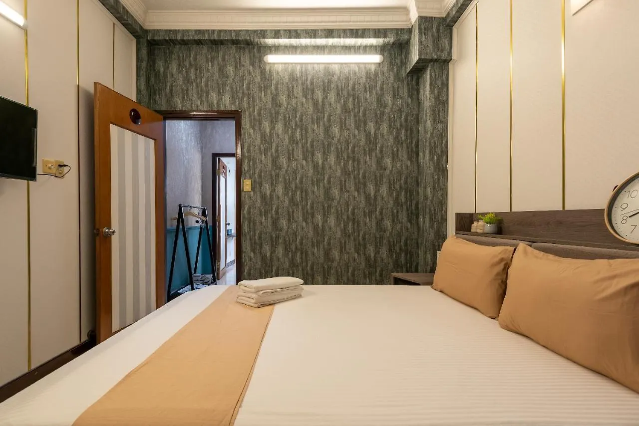 Apartment Cozrum Homes - Delightful Corner 2 Ho Chi Minh City